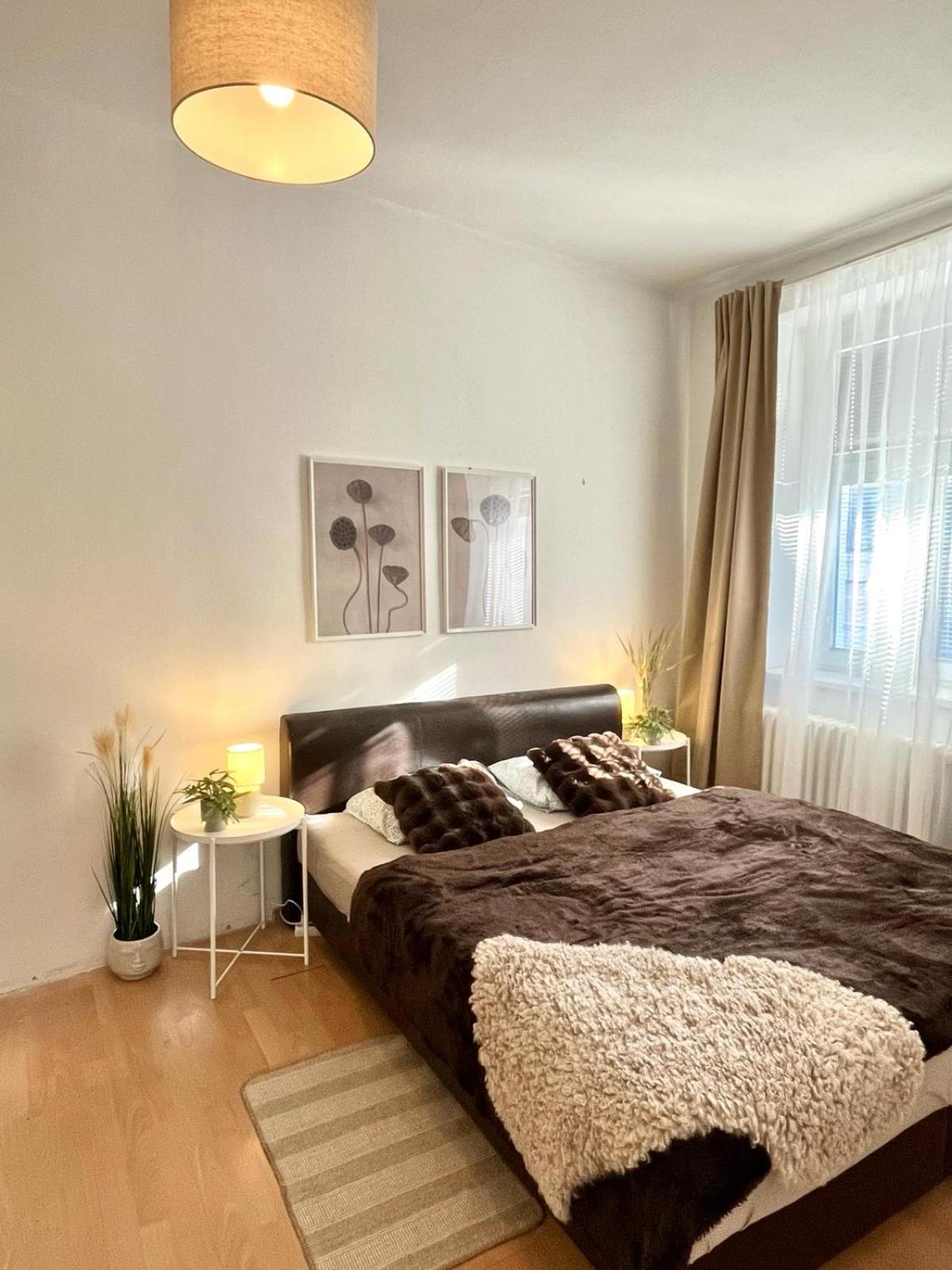 Apartment Caroline - Old Town, Ac Bratislava Exteriör bild